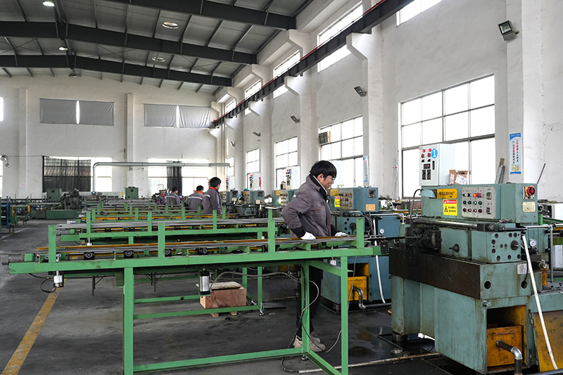 數(shù)控滾絲機(1)